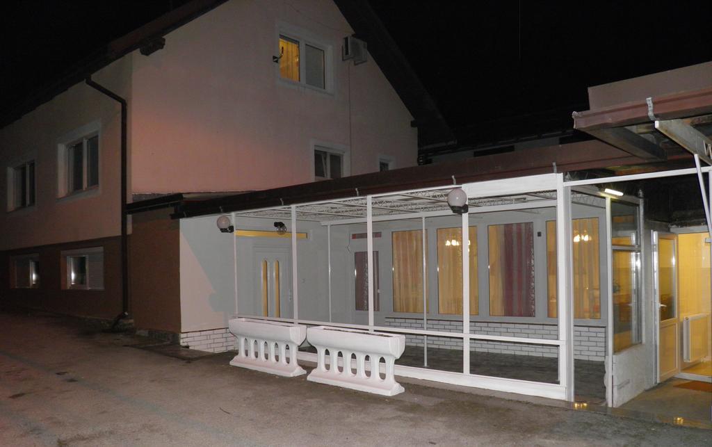 Apartman Marko Ogulin Zewnętrze zdjęcie